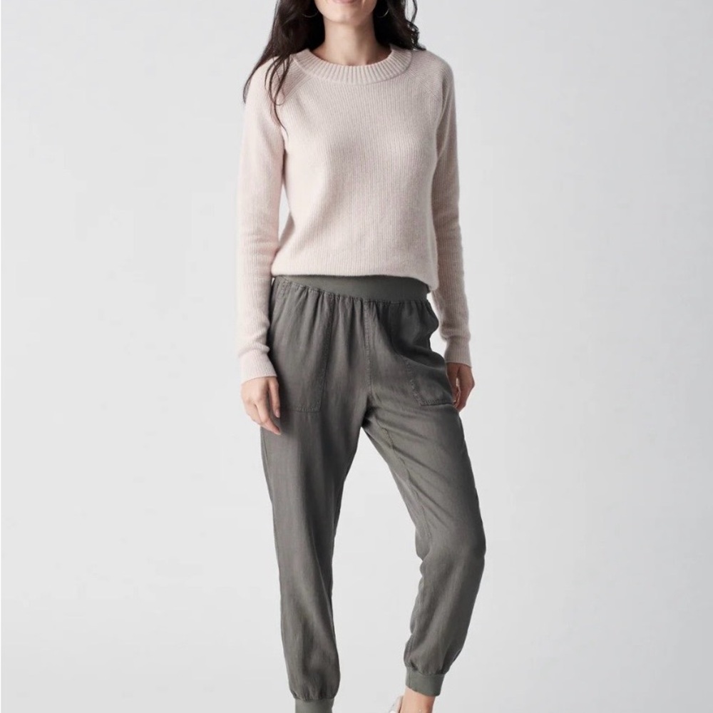 Faherty Women’s Casual Elastic-Waist Jogger Pants in Olive Gray